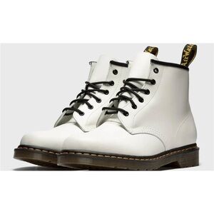Dr. Martens AirWair Bouncing Soles White Smooth Leather 11821 Boots 8 US / 39 EU
